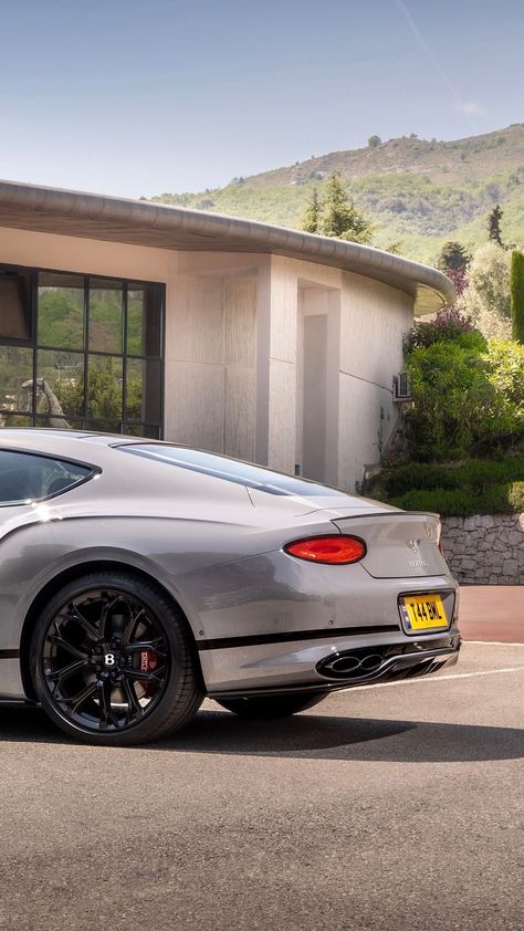 Gt Continental, Bentley Continental Gt V8, Bentley Gt, Men Fashion Photo, Good Looking Cars, Bentley Motors, House Arch Design, Bentley Car, Volkswagen Group