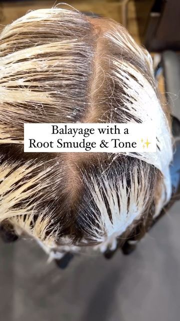 All Over Blonde With Root Smudge, Wella Root Smudge Formula, How To Root Smudge, Smudged Root Blonde, Smudge Root Blonde Balayage, Blonde Smudge Root, Blonde Smudge Root Balayage, Highlights With Root Smudge, Root Smudge Blonde Balayage