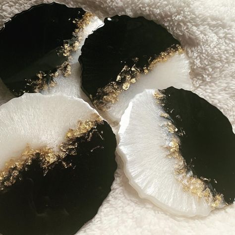 Resin Coasters Diy, Agate Art, Gold Coasters, Black Coasters, Gold Photo Frames, Gold Leafing, White Coasters, Resin Coaster, Diy Coasters