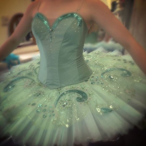 Sage Green Dance Costume, Green Ballet Aesthetic, Wallpaper Bailarina, Eucalyptus Cottage, Dance Hacks, Green Ballerina, Lyrical Dress, Ballet Costumes Tutus, Ballet Wallpaper