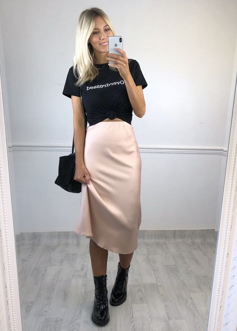 Gold Satin Skirt, Yellow Midi Skirt, Satin Skirt Outfit, Green Midi Skirt, Midi Skirt Outfit, Island Fashion, Satin Midi Skirt, Floral Midi Skirt, Black Midi Skirt