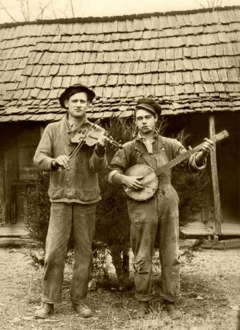 Bluegrass Instruments, Dueling Banjos, Musical Wallpaper, Appalachian People, American Folk Music, Banjo Music, Old Country Music, Song Of The South, Americana Music