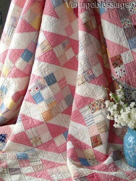 Drawing Inspiration From Antique Quilts - Aunt Ems Quilts Grandmother Quilt, Churn Dash Quilt, Vintage Quilts Patterns, Quilt Club, Quilts Vintage, Cute Quilts, Pink Quilts, Quilting Inspiration, Old Quilts