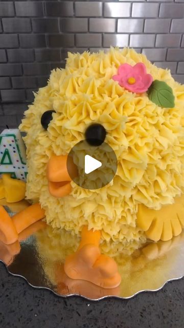 Baby Chick Cupcakes, Chicken Cake Ideas, Chick Birthday Party Ideas, Chicken Cakes Birthday, Bird Cake Ideas, Chicken Birthday Cake, Bird Birthday Cake, Chick Cake, Birdie Birthday