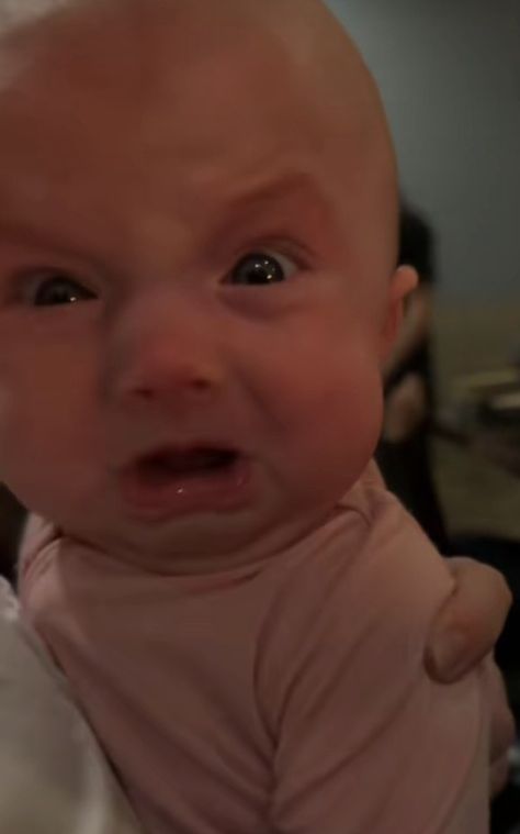 ugly fat baby crying Weird Baby Pictures, Funny Babies Pictures, Funny Baby Faces, Funny Baby Pictures, Plastic Babies, Baby Memes, Baby Crying, Boy Doll, Twin Babies