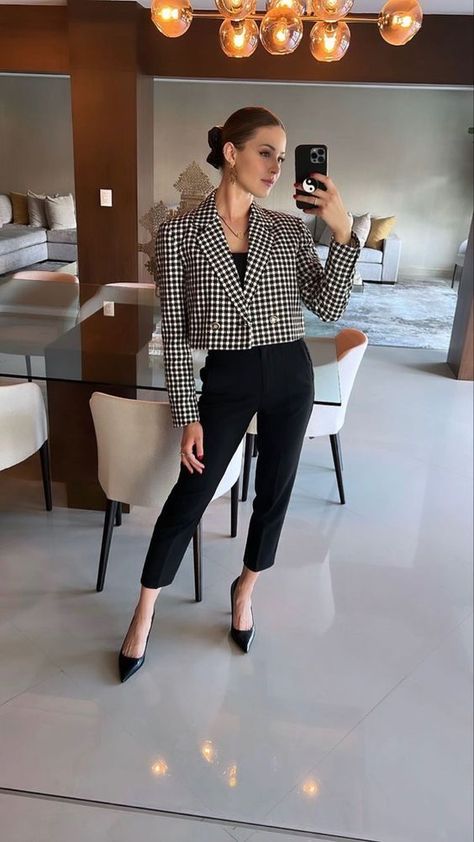 Bussines Casual Woman, Lawyer Dress, Female Lawyer, Smart Casual Women Outfits, Corporate Dress, Lawyer Outfit, Dress Business, Corporate Style, Stylish Work Attire