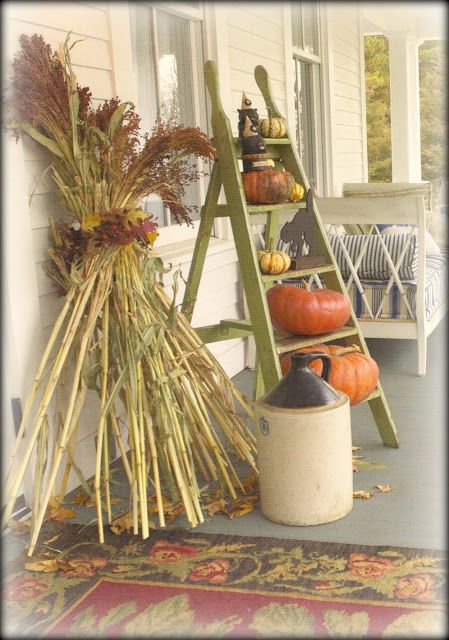 Common Ground: Vintage Inspiration Friday #4 Terrace Decoration, Fall Front Porch Ideas, Driven By Decor, Vintage Ladder, Fall Deco, Autumn Decorating, Fall Front Porch, Elegant Fall, Fall Front