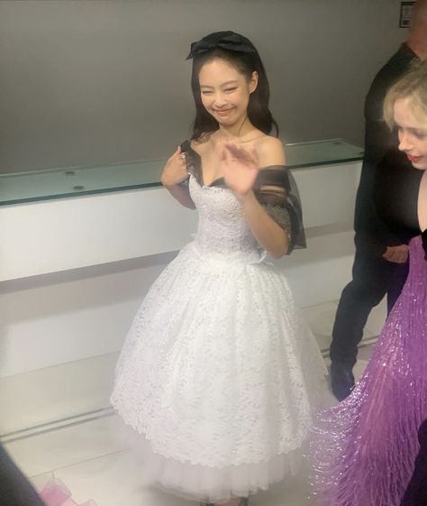 jj⚘ on Twitter: "literally scouring the internet to find any more leaked scenes of the idol and found this unseen jennie pic instead https://t.co/McTEArtbAh" / Twitter Jennie Pic, The Idol, Fashion Design Clothes, Cannes Film Festival, Blackpink Fashion, Blackpink Jennie, Blackpink Jisoo, Yg Entertainment, South Korean Girls