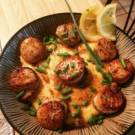 Scallops And Grits Recipe, Smoked Gouda Grits Recipe, Smoked Gouda Grits, Gouda Grits, Grits Recipe, Smoked Gouda, Scallop Recipes, Grilled Veggies, Cajun Recipes