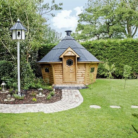 Artic cabin Arctic Cabins, Icelandic Elf Houses, Garden Huts, Garden Sanctuary, Reconnect With Nature, Outdoor Buildings, Garden Design Ideas, Tea Garden, Work From Home