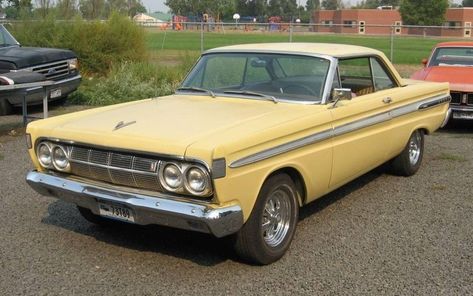 It may not have as potent but this K-Code 1964 Mercury Caliente looks like a more affordable alternative to a K-Code Mustang. #Caliente, #Comet, #Mercury Corolla Wagon, 4runner Sr5, Mercury Comet, Toyota 4runner Sr5, Pack Up And Go, The Comet, Crank Windows, S Car, Four Wheel Drive