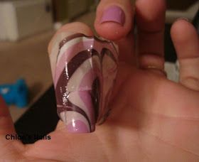 How to water marble nails... Marble Nail Polish, Marvel Nails, Marble Nails Tutorial, Chloe Nails, Marble Pictures, Nail Polish Hacks, Water Marble Nails, Water Marbling, Water Marble