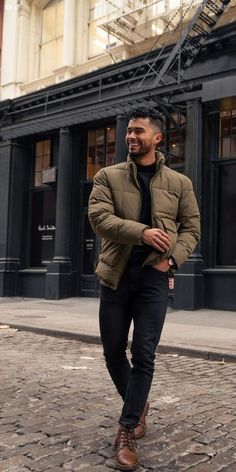 Winter Outfits Men Streetwear, Teaching Mens Fashion, Mens Fall Outfits, Berlin Style, Stil Masculin, Bakal Suami, Mens Business Casual Outfits, Stylish Men Casual, Fall Outfits Men