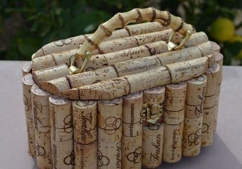 Wine Purse, Diy Cork, Wine Cork Projects, Recycled Wine Corks, Cork Crafts Diy, Cork Purse, Wine Cork Diy Crafts, Wine Cork Diy, Wine Cork Art