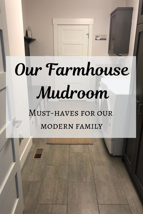 Farm Mudroom Farmhouse, Mud Room Designs Farmhouse, Mudroom Rugs Entryway, Mud Room Rugs, Homestead Mudroom, Farmhouse Mudroom Laundry Room Ideas, Farm Mudroom, Family Mudroom, Farmhouse Mud Room