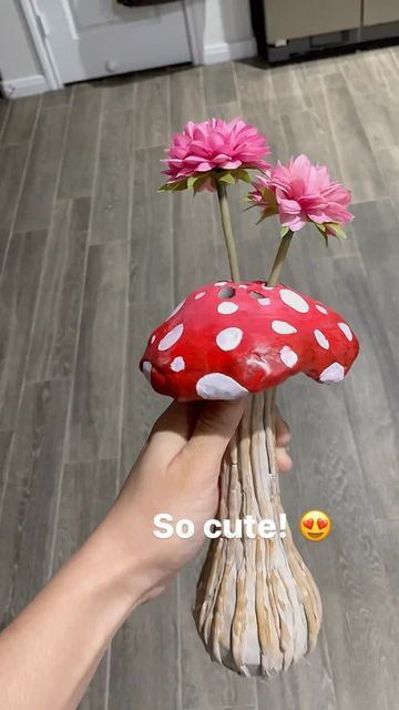 Lupita Lupita Art on Instagram: "Cute little DIY Mushroom vase 🍄😍 #diy #art #artist #artistsoninstagram #mushroom #mushroomvase #diycrafts #clay #reelsplay" Mushroom Vase, Diy Mushroom, Clay Mushrooms, Vase Diy, Dry Clay, Air Dry Clay, Home Inspo, Diy Art, Project Ideas