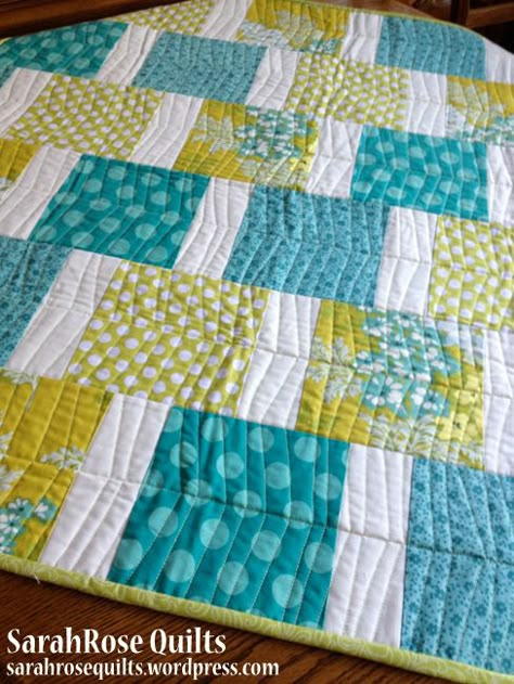 Modern Squares Quilt | Basically, the colored squares are 6×6 and the white blocks are 6×2. Quilting Squares, Squares Quilt, Walking Foot Quilting, Charm Pack Quilts, Layer Cake Quilts, Machine Quilting Patterns, Quick Quilt, Straight Line Quilting, Machine Quilting Designs