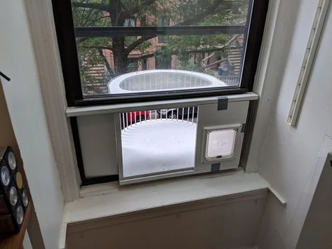 Window Catio (Cat Patio): 12 Steps (with Pictures) Window Catio, Cat Homes, Catio Ideas, Hidden Litter Boxes, Cat Castle, Cat Patio, Pet Things, Covered Deck, Cat Window