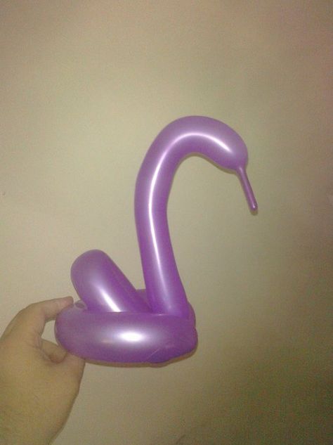 Swan Balloon Animal Balloon Modelling, Circus Carnival Party, Holiday Program, Love Balloon, Parade Float, Balloon Sculptures, Animal Hats, Balloon Animals, Balloon Art