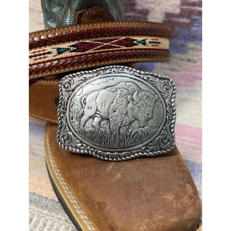 This Striking Silver Belt Buckle Features A Unique And Detailed Buffalo Concho Design. Made From High-Quality Metal, This Adjustable Buckle Is Perfect For Both Men And Women Who Want To Add A Touch Of Western Style To Their Wardrobe. The Blue Character Accents Add A Pop Of Color, While The Sturdy Construction Ensures Both Durability And Longevity. Use This Buckle To Spice Up Any Outfit, Whether For A Night Out On The Town Or A Casual Day At The Ranch. Mens Western Style, Cowboy Belt, Western Belt Buckles, Silver Belt Buckle, Silver Belt, Silver Belts, Leather Belts Men, Ostrich Leather, Western Belts