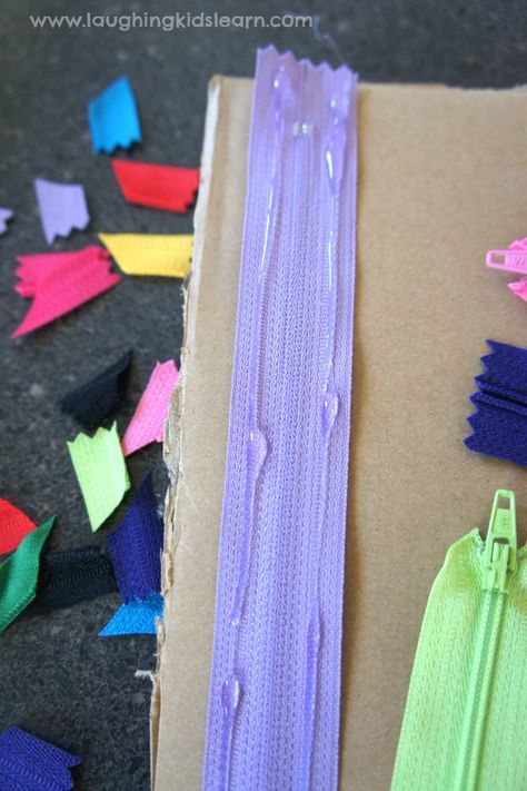 DIY zipper board for kids - Laughing Kids Learn Zipper Board, Christmas Activities For Toddlers, Home Day Care, Easy Toddler Activities, Baby Quiet Book, Easy Toddler, Pre K Activities, Fine Motor Skills Activities, Motor Skills Activities