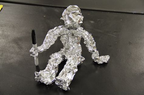 smART Class: Foil People Sculptures People In Action, Action Art, Smart Class, 5th Grade Art, Science Projects For Kids, Scout Ideas, Tin Foil, Elementary Art Projects, Homeschool Art