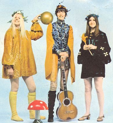 Medieval Revival, Piskel Art, 60s 70s Fashion, 60s And 70s Fashion, 20th Century Fashion, Sixties Fashion, I'm With The Band, Medieval Fashion, 1970s Fashion