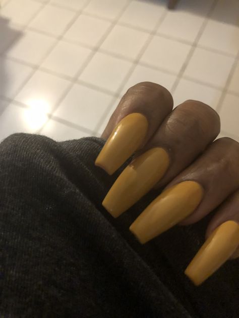 Nail Colors Yellow, Matt Fall Nails, Coffen Nails, Shapes Nails, Nail Suggestions, Nice Nails, Coffin Shape Nails, Fall Nail Colors, Fall Nail