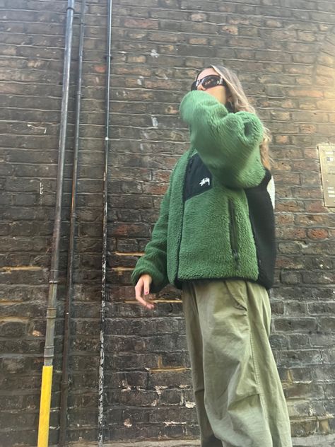 Green Fleece Jacket Outfit, Olive Outfit, Fleece Jacket Outfit, Green Fleece Jacket, Rockstar Fashion, Olive Clothing, Cool Music, Popular Clothing, Aesthetic Fits