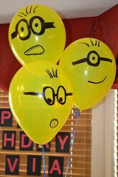 Minions party-I would put black n blue ribbon around Despicable Me Birthday Party, Minion Balloons, Despicable Me Birthday, Diy Minions, Despicable Me Party, Minions Party, Minion Theme, Minion Birthday Party, Minion Birthday