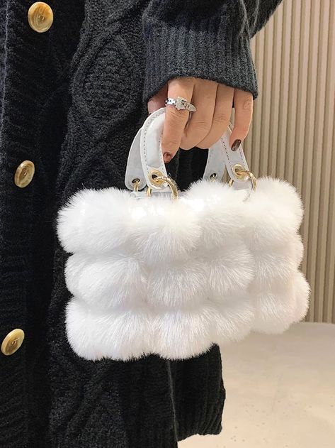 Winter Fashion Outfits Casual, Girly Bags, Adjustable Bag, Fancy Bags, Pretty Bags, Cute Purses, Cute Bags, Winter Fashion Outfits, Square Bag