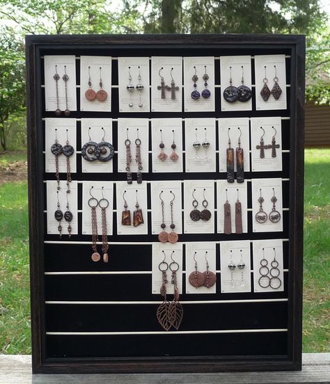 Diy Earring Display, Diy Earring Holder, Jewelry Booth, Craft Show Booth, Jewerly Displays, Diy Shadow Box, Inexpensive Jewelry, Diy Jewelry Display, Jewelry Display Box