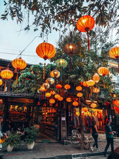 Hanoi Instagram Spots, Southeast Asia Travel Aesthetic, Vietnam Hoi An, Hanoi Vietnam Aesthetic, Southeast Asia Aesthetic, Vietnam Market, Vietnam Aesthetic, Vietnam City, Vietnam Culture