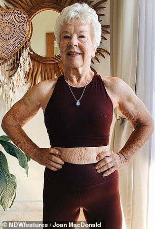 Fit Grandma, Embrace Aging, Joan Macdonald, Old Grandma, Women Workouts, 60 Year Old Woman, Before And After Pics, Ripped Women, Body Builders