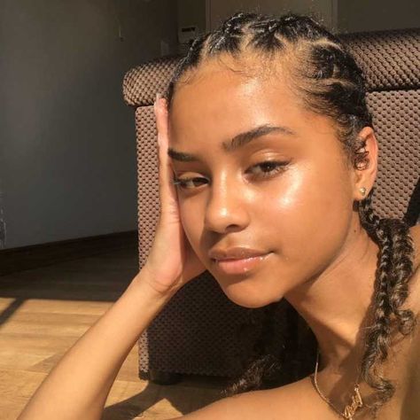 Tyla - Water lyrics Clear Glowing Skin, Women Magazines, Victoria Secret Fashion, Victoria Secret Fashion Show, Woman Crush, Girl Next Door, Clear Skin, Glowing Skin, Pretty People