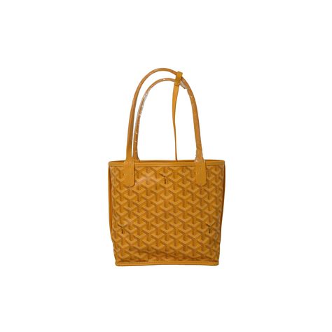 Certified Authentic Condition: Brand New Dimension: 7.87 x 3.94 x 7.87 in Accompanied by: This item comes with all accessories Goyard Anjou, Goyard Tote, Goyard Bag, New Dimension, Eco Bag, Mini Canvas, Small Tote, Mini Tote, Soft Girl