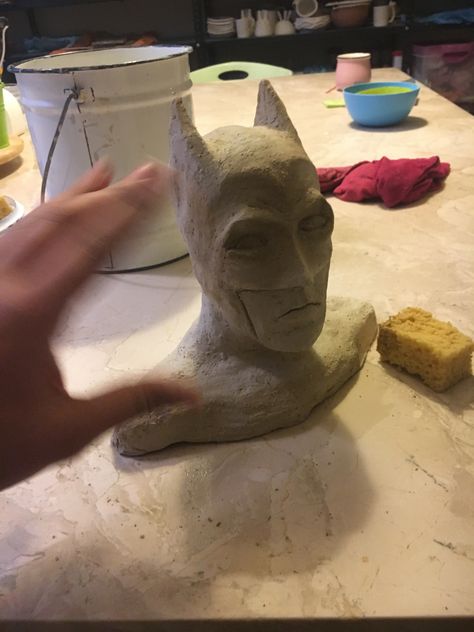 #batman #sculpture Batman Clay Art, Batman Clay, Batman Sculpture, Kidcore Art, Air Clay, Ceramic Projects, Clay Things, Tanah Liat, Ceramics Ideas