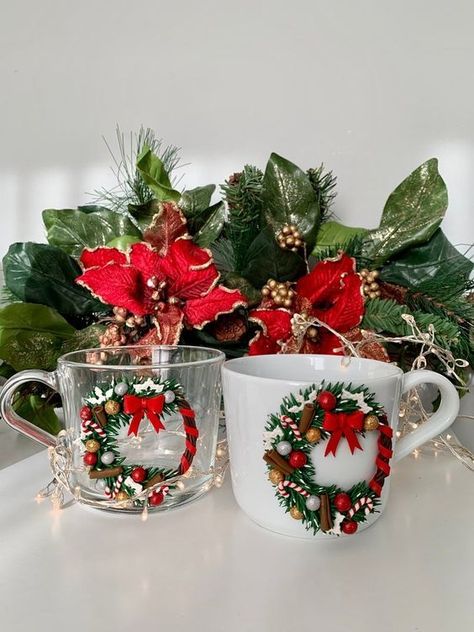 Polymer Clay Wreath, Clay Wreath, Mug Noel, In Law Christmas Gifts, Law Christmas, Christmas Cups, Polymer Clay Gifts, Christmas Clay, Polymer Clay Christmas