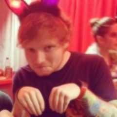 This is one of the cutest things I have seen.. Ed Sheraan Cursed, Ed Shiran, Ed Sheeran Memes, Ed Sheeran Facts, Ed Sheeran Love, Rawr Xd, Ed Sheeran, I Am Scared, Instagram Foto