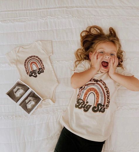 Spring Baby Announcement Sibling, Easter Pregnancy Announcement Baby 2, Pregnancy Announcement With Big Sister, Rainbow Baby Announcement With Sibling, Baby Announcement Ideas With Siblings, Big Sister Announcement Photoshoot, Pregnancy Announcement With Sibling, Little Sister Announcement, Big Sis Announcement