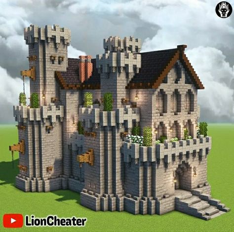 Large Minecraft Castle, Minecraft Medieval Fortress, Minecraft Medium Castle, Minecraft Castle Keep, Stonecutter Minecraft, Medieval Mansion Minecraft, Minecraft Castle Ideas Simple, Tall Minecraft Houses, Minecraft Government Building