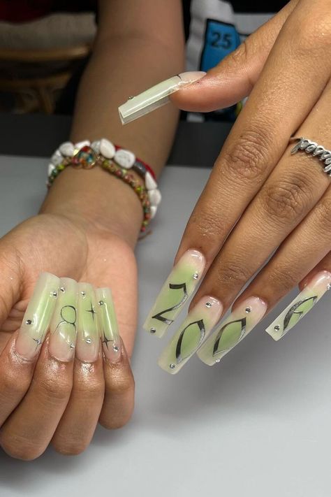 Taurus Nails Green Taurus Nails, Taurus Nail Ideas, Taurus Nails Designs Acrylic Birthday, Birthday Nail Set Ideas Taurus, Birthday Nails Taurus, Taurus Birthday Nails, Taurus Nails Designs, Taurus Nails, Sagittarius Nails