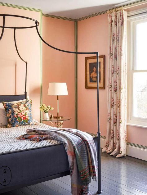 Wallpaper Border Ideas, Ideal Home Magazine, Style Apartment, Wallpaper Borders, Flooring Trends, Wallpaper Trends, Wallpaper Border, Pink Bedroom, Striped Wallpaper