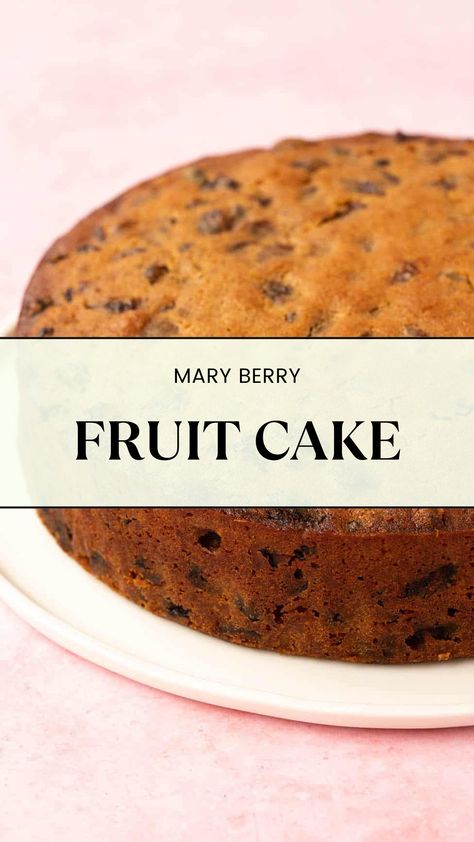 Mary Berry Fruit Cake Mary Berry Fruit Cake, Mary Berry Cake Recipes, Traditional Fruit Cake Recipe, English Cake Recipe, Mixed Fruit Cake, Marry Berry Recipes, Mary Berry Baking, Traditional Fruit Cake, Mary Berry Cakes