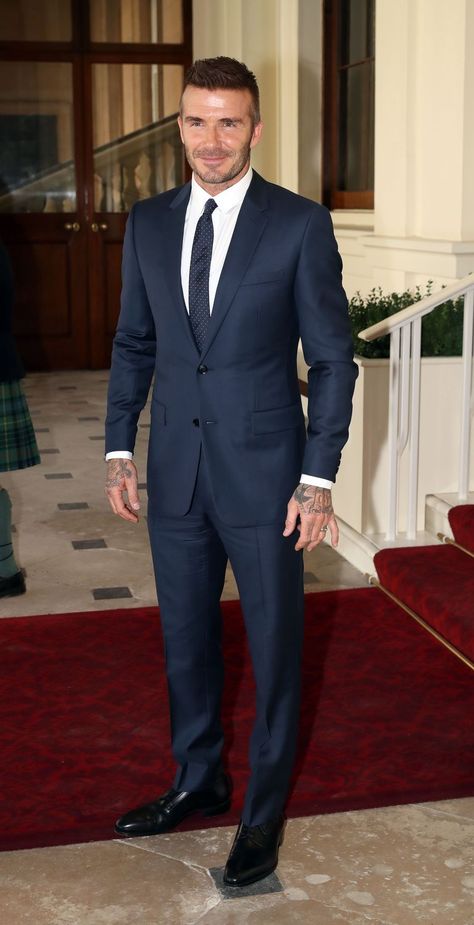 Beckham Suit, David Beckham Suit, Mens Fashion Wedding Guest, Mens Fashion Suits Formal, Formal Suits Men, David Beckham Style, Workout Man, Stile Casual Chic, A Man In A Suit