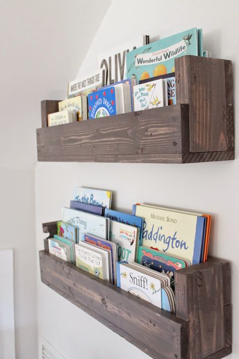 DIY rockstars: This blogger turned scrap wood into a book nook – SheKnows Rustic Bookshelves, Perlengkapan Bayi Diy, Rustic Bookshelf, Scrap Wood Projects, Bookshelves Kids, Bookshelves Diy, Toy Rooms, Big Boy Room, Baby Diy