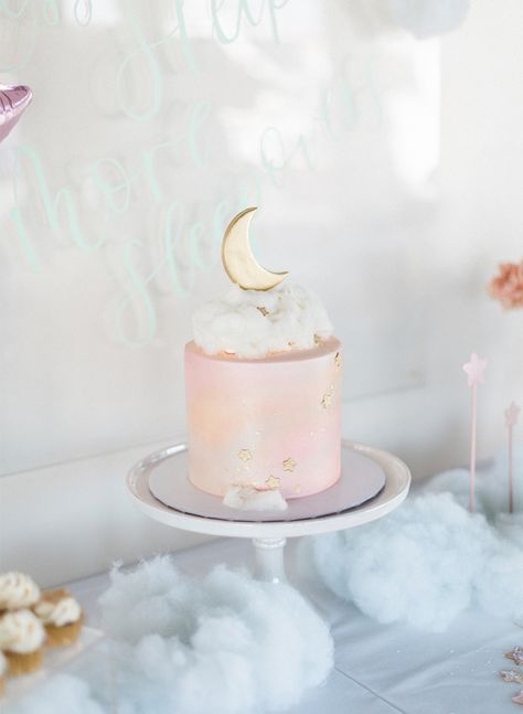 Sleepover Birthday Party, Magical Party, Gateau Baby Shower, Sleepover Birthday, Twinkle Twinkle Baby Shower, Sleepover Birthday Parties, Moon Baby Shower, Moon Party, Star Baby Showers