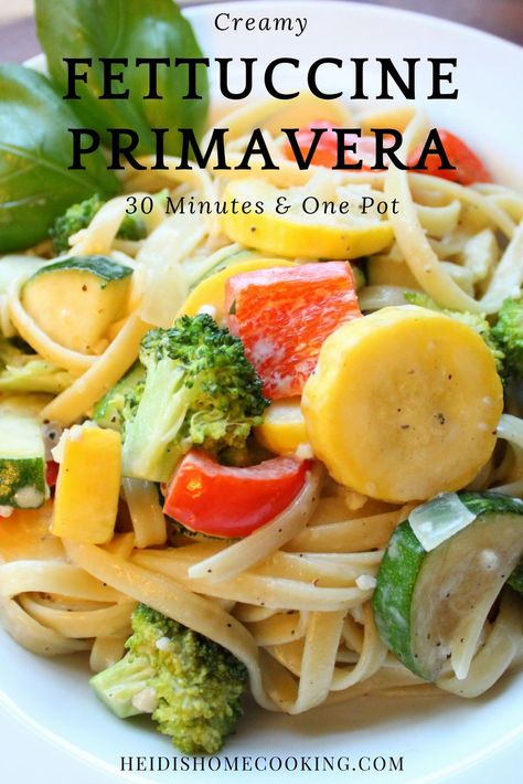 Vegetable Primavera Pasta, Vegetable Primavera, Fetuchini Alfredo, Alfredo Noodles, Vegetable Pasta Recipes, Pasta Primavera Recipe, One Pot Vegetarian, Vegetarian Pasta Recipes, Vegetable Pasta