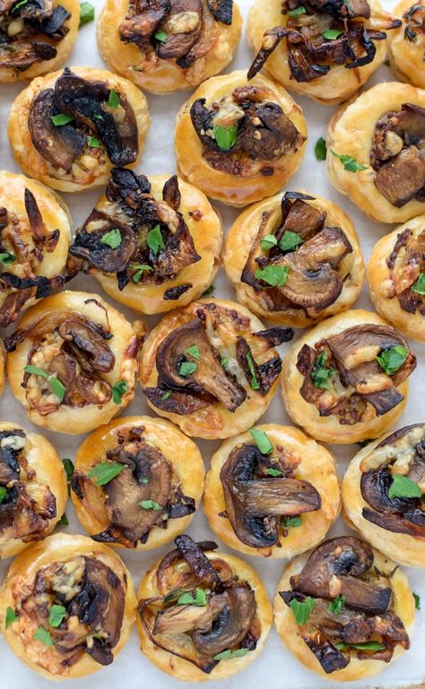 Cheesy Mushroom Puff Pastry Bites. An easy and delicious puff pastry appetizer Mushroom Puff Pastry, Baked Spinach Dip, Puff Pastry Bites, Mushroom Bites, Pastry Bites, Blue Cheese Recipes, Puff Pastry Appetizers, Pastry Appetizer, Whipped Goat Cheese