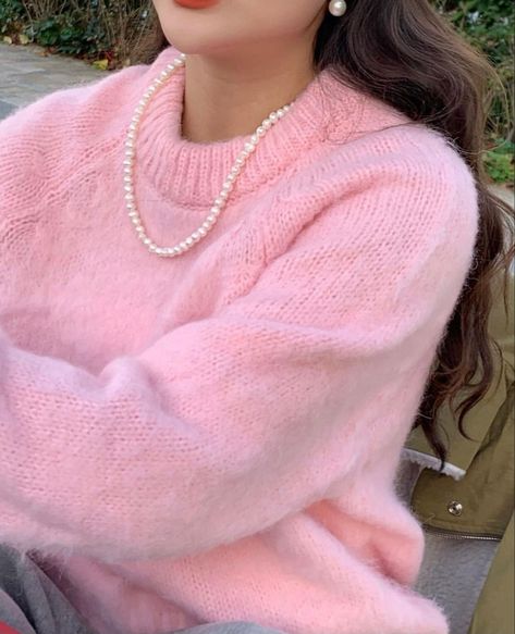 Pink Knitted Sweater Outfit, Lounge Wear Linen, Pink Jumper Outfit, Look Rose, Trendy Outfit Ideas, Inspiration Tattoos, Stylish Fall Outfits, Fall Outfit Ideas, Trendy Outfit